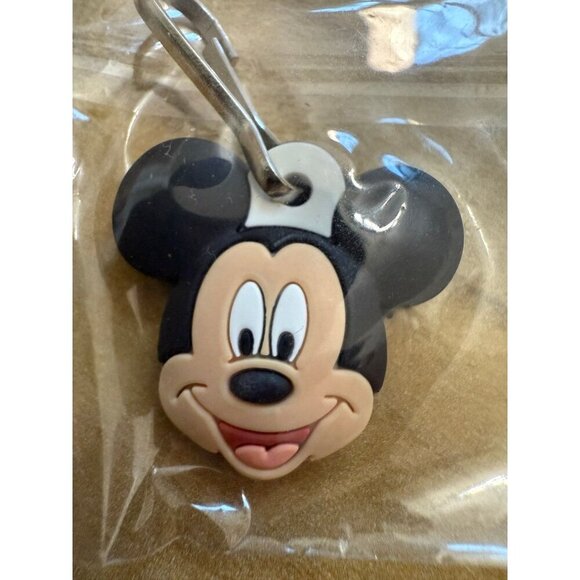 Small Disney Mickey Mouse keychain - Picture 2 of 5